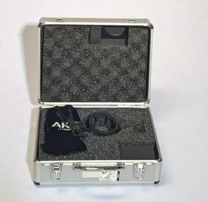 AKG - C414 XLS - 9 Pattern Large Diaphragm Condenser Mic 4